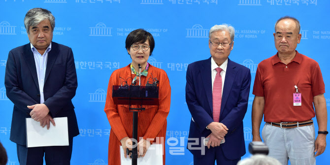 [포토]해직 언론기관장들 "비판 언론에 폭거…쿠데타 수준"