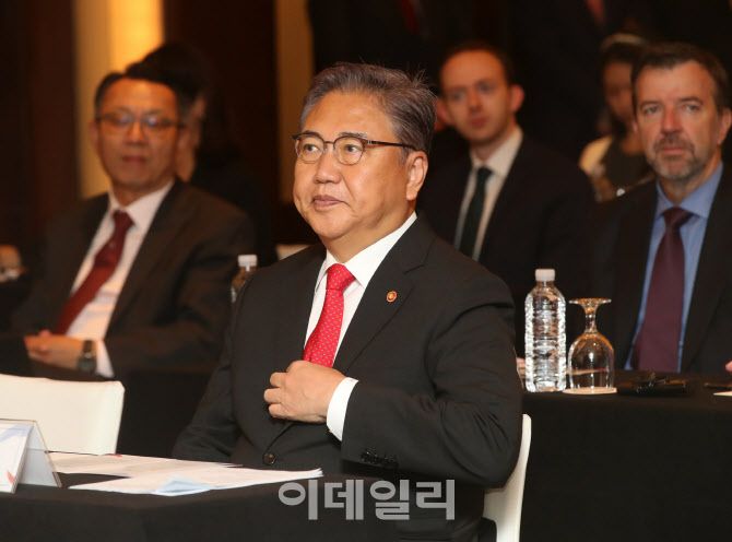 [포토] 박진 장관, '북한인권' 포럼 참석