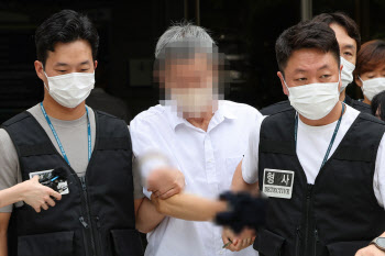 '아시아의 쉰들러'라더니…탈북 청소년 상습 추행한 목사 재판행