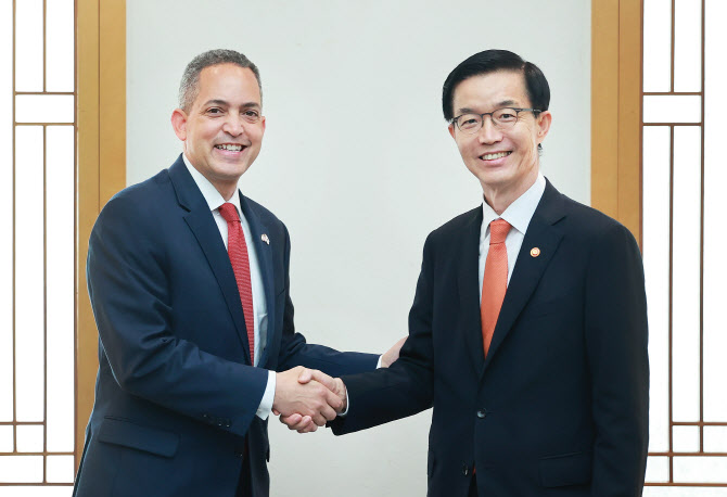 산업부 “美반도체법 확정안, 韓기업 정상 경영활동 보장 전망”