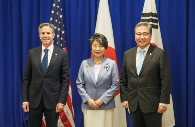 韓·美·日 외교장관 "러북 군사협력 우려…단호히 대응할 것"