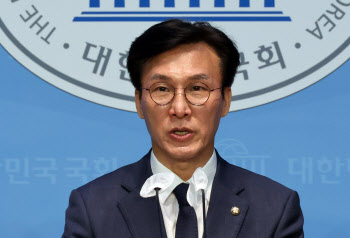 김민석, 민주당 원내대표 선거 출마…"당과 대표 지켜낼 것"