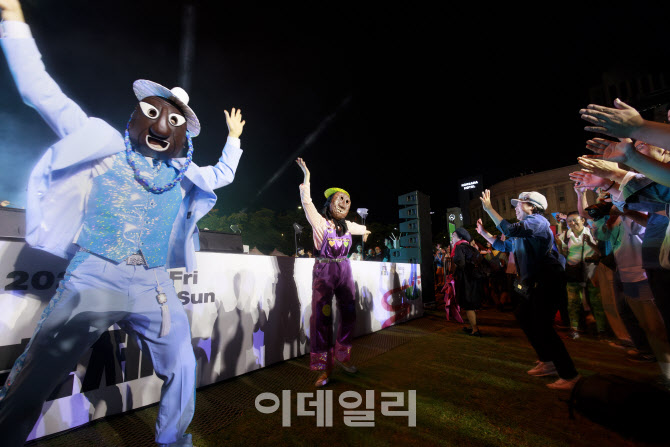 [포토]'서울거리예술축제 개막'