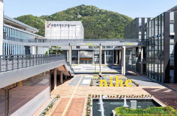 무형유산 둘러보고 공연도 관람…'국립무형유산원 나들이'