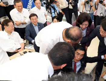 막말로 얼룩진 국회…맹탕 국감은 안봐도 비디오