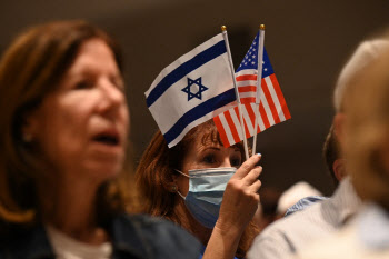 바이든 “하마스 공격에 미국인 최소 11명 사망…인질도 있을 것”