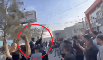 하마스에 나체로 끌려간 여성…母, SNS로 “도와달라” 외쳤다