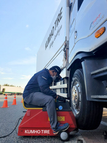 금호타이어, 트럭·버스 타이어 안전점검 캠페인 실시