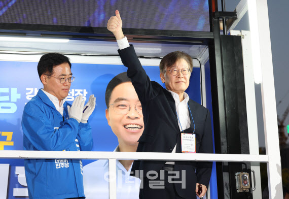 '총선 전초전' 승기 잡은 민주당…'이재명 체제' 고삐 죌까