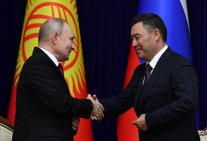 푸틴, ICC 기소후 첫 해외순방…키르기스스탄 방문