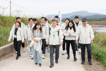 삼양그룹 99주년, 창업주 생가 간 김윤 회장…“100년 기업 도약”