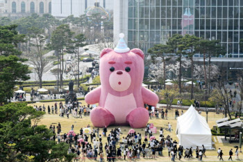 벨리곰 핑크빛 질주…매출효과 200억 종횡무진