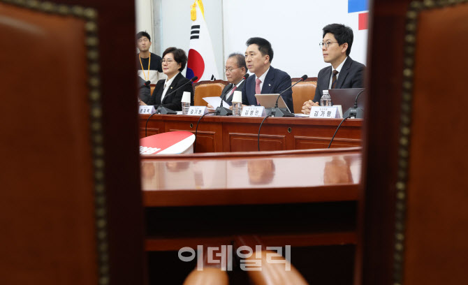 與지도부 2기, 민생 앞으로…김기현 "민생 정책 챙겨달라"
