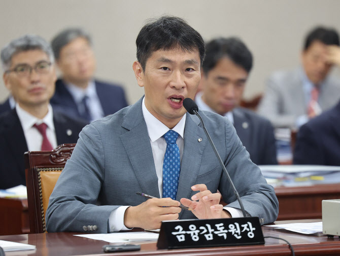 이복현 “부동산PF 금융·건설사 도덕적 해이…엄격 통제”