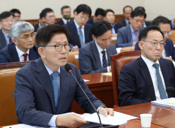 尹정부서 멈춘 노사정 대화…김문수 “노동계 참여 설득”(종합)