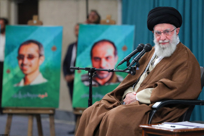 이란 최고지도자 "가자 상황에 대응해야"…이·팔 전쟁 개입 시사