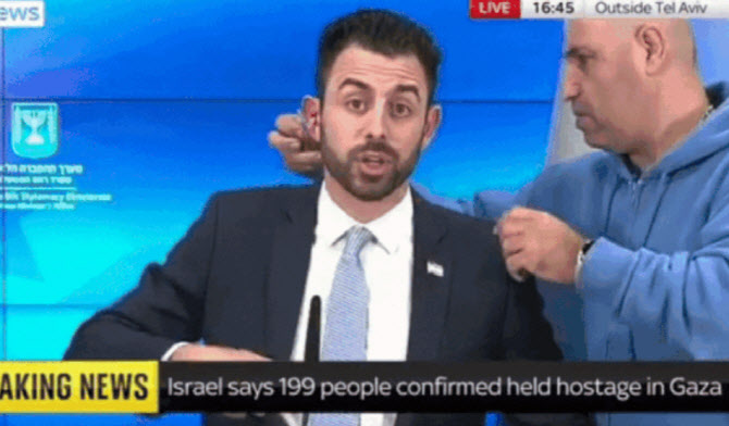 생방송 도중 뛰쳐나가는 이스라엘 대변인 [영상]