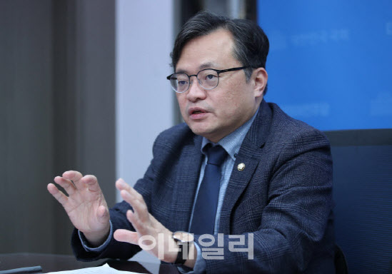 [단독]신상한 한국벤처투자 부대표, 낙하산 인사 논란[2023국감]