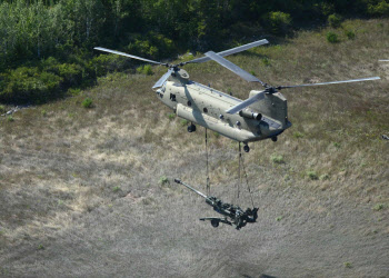 3.7조 규모 한국군 특수작전용 헬기, 보잉 vs 록히드마틴 '혈전'[ADEX2023]