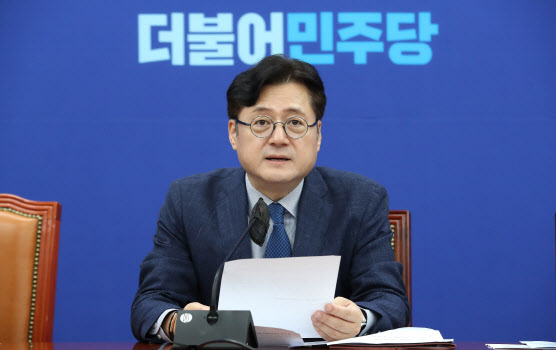 홍익표 "수도권 교통비 완화, 서울·경기·인천 적극 협의해야"