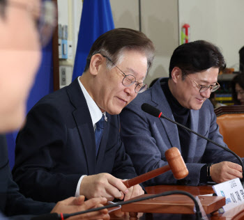 이재명, 의대정원 확대에 긍정…"與에 협력하겠다"