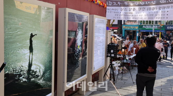 [포토]이태원 참사현장 조성되는 10.29 기억과 안전의 길