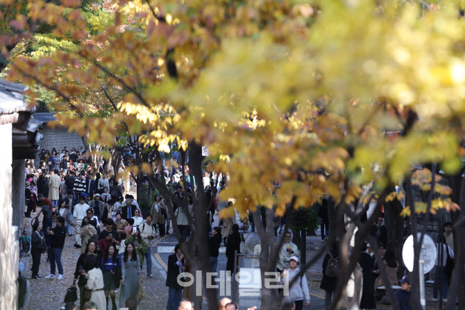 [포토]'북적이는 덕수궁 돌담길'