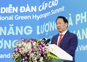 'ESG 전도사' 최태원 "베트남은 넷제로 달성의 전략적 동반자"