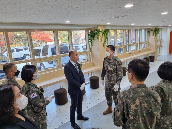 "장병 복지에 진심"…한화에어로스페이스, 국군홍천병원 휴식 공간 개소