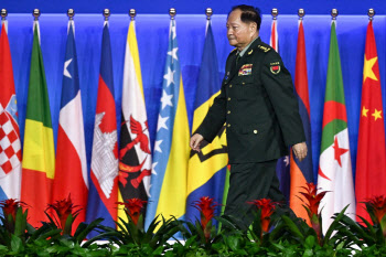 “전쟁 멈춰” 외친 중국, 대만엔 ‘무력 사용’ 도발