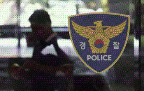 "기초생활수급비 더 줘"…망치 난동 50대, 현행범 체포