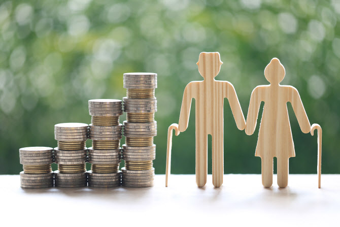 “연금 개혁 지연 연체료 GDP 대비 1.5%…책임 정부 져야”