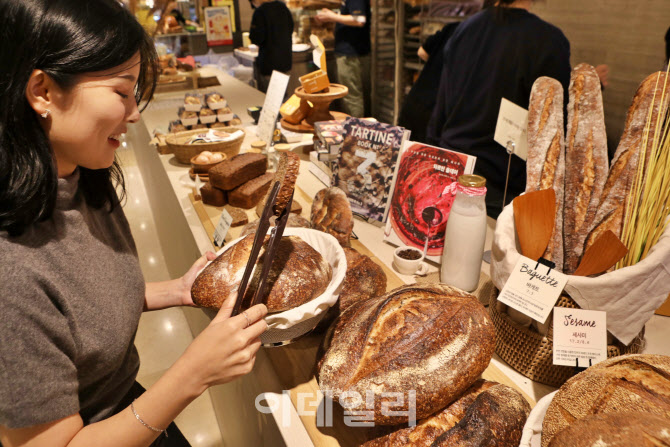 [포토]"타르틴베이커리 빵, 롯데백화점에서 만나세요"