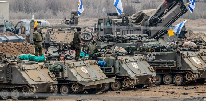 이스라엘군 “하마스 전초기지 11곳 장악…육해공 동시 공격”