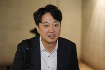 이준석 "혁신위가 살생부 쓰는 건 추태…'윤핵관' 정계은퇴 하라”