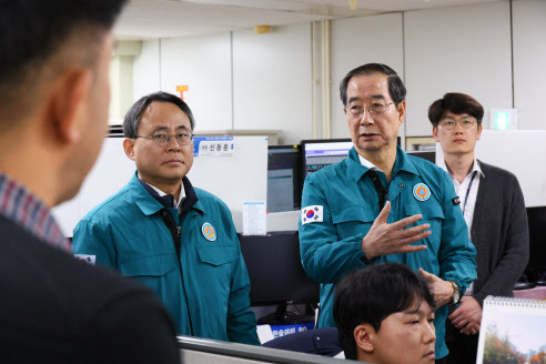 한덕수 "국민 불편에 송구…행정서류 미발급 불이익 없도록 할 것"