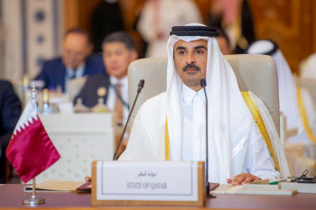하마스도, 미국도 모두 친구…'중동 비둘기' 카타르 왕실