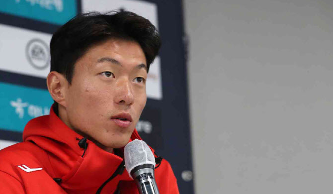 황의조, 불법 촬영 의혹 ‘추가 피해자’ 나와...경찰 조사