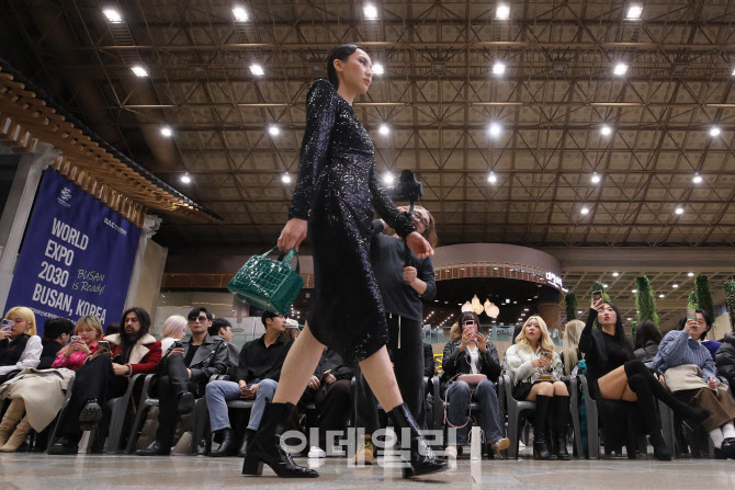[포토]김포-하네다 노선 20주년 기념 패션쇼