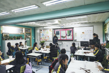 현대글로비스, 초등학교 4곳에 교실 숲 조성 봉사활동
