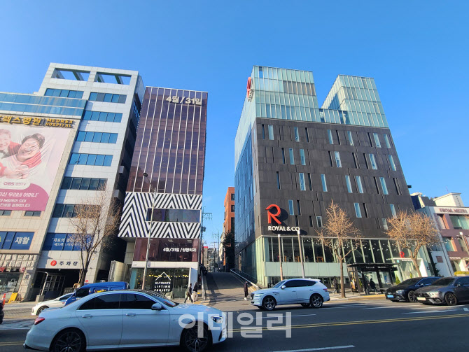 논현로 학동역 사거리~을지병원 사거리 지중화 완료