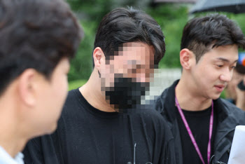 '압구정 롤스로이스男' 피해자 사망에도 재판서 '꼿꼿'…혐의 변경