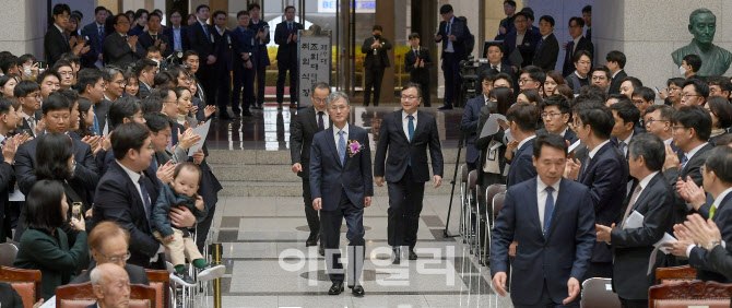 [포토]취임식 입장하는 조희대 대법원장