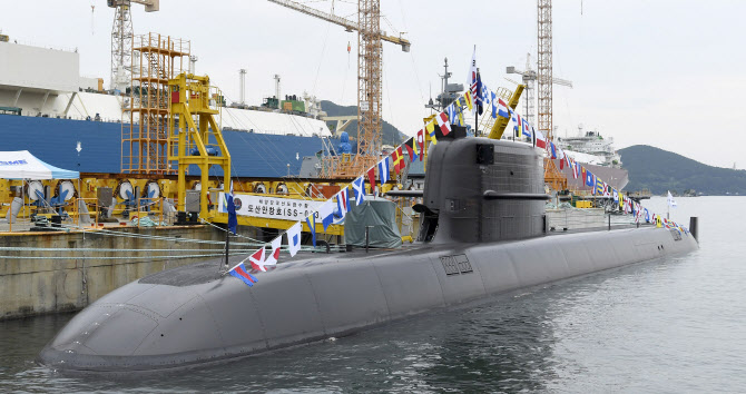 '국방중기계획'서 사라진 4000t급 잠수함 계획…'핵잠' 건조 포기하나