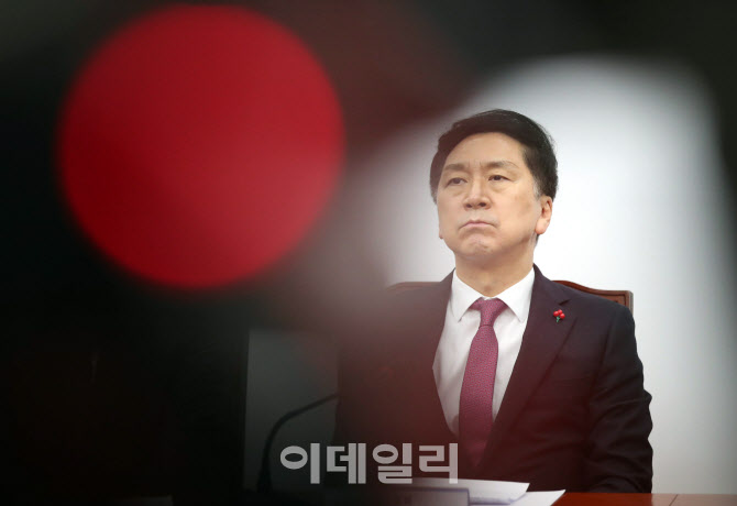 김기현 대표 사퇴…"행유부득 반구저기의 심정"