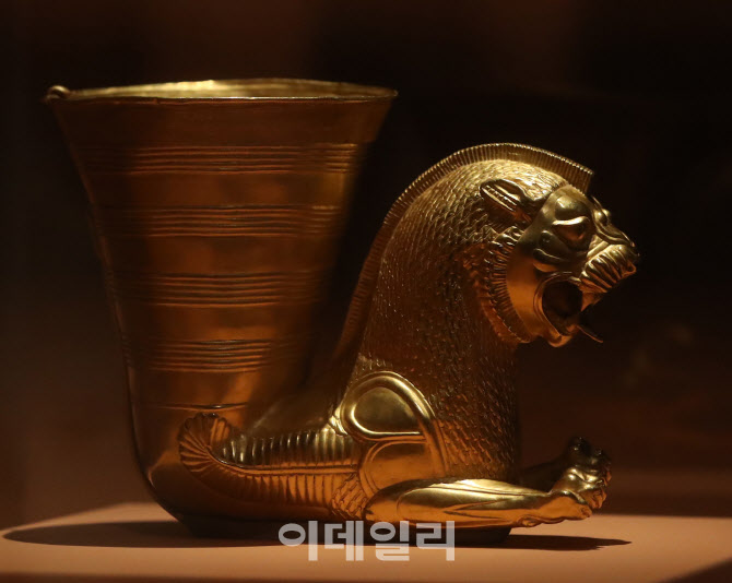 [포토] 페르시아에서 온 사자 모양 뿔잔