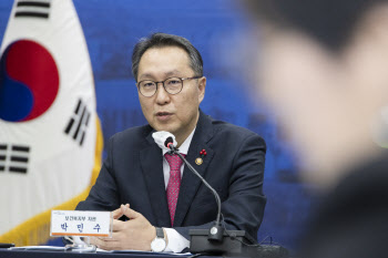 박민수 차관 "공공의대법 국회 상임위 통과…강한 유감"
