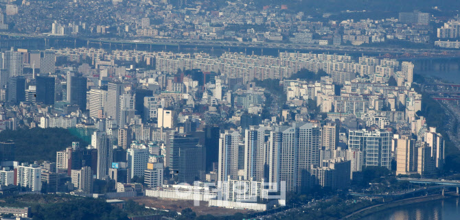 "내년 주택가격 1.5% 하락…공급부족에 서울은 '반등'"