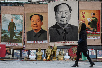마오쩌둥 기념식에 대만 언급한 시진핑 “중국 반드시 통일”