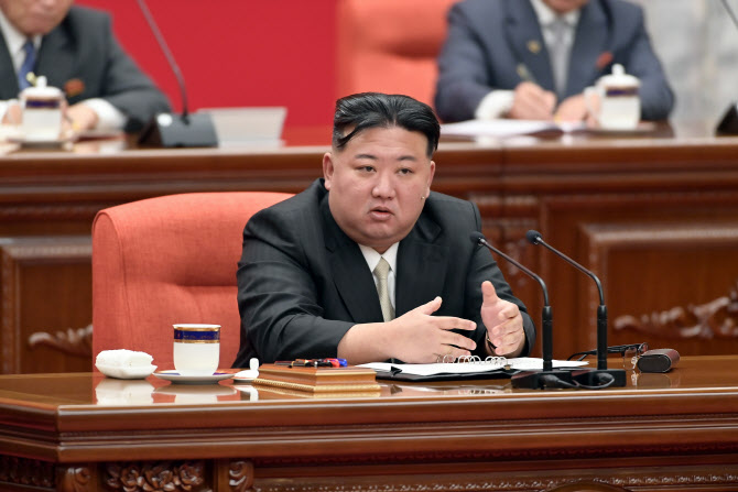 與 "북한과 대화 의지…도발 멈추고 평화 구축 위한 길로 복귀해야"